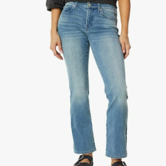 NWT! Lucky Brand - Mid Rise Sweet Bootcut Jean - Picture 1 of 3